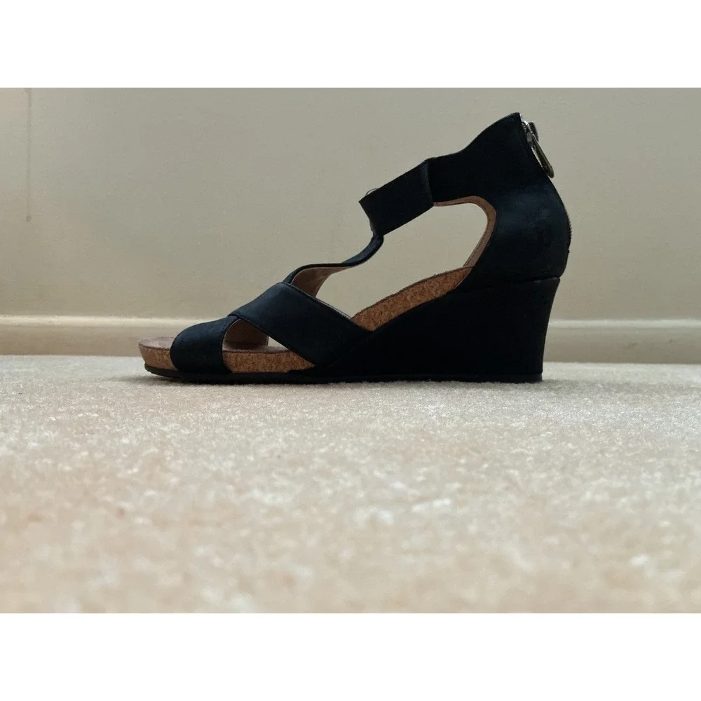 Adrienne Vittadini Women Black Suede Whimsy Wedge Sandal Peep Toe w/Zipper Sz7.5